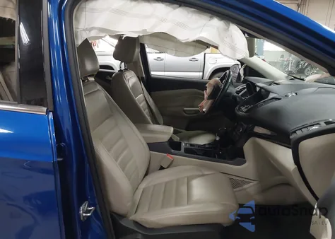 2017 Ford Escape Titanium из США, поврежденный, VIN 1FMCU9J9XHUA97789